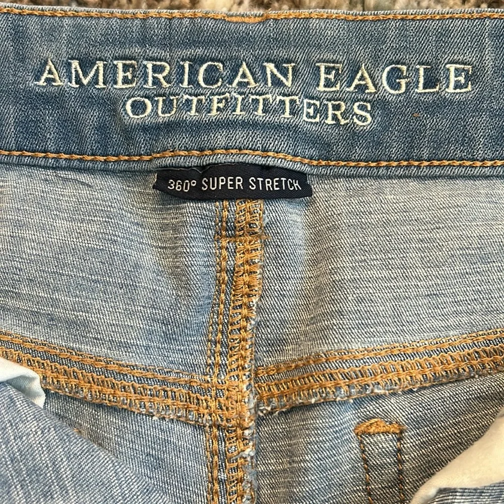 🦅CLOSET CLOSE OUT🦅
American Eagle Hi Rise Shorties
Size 4 - Picture 3 of 8